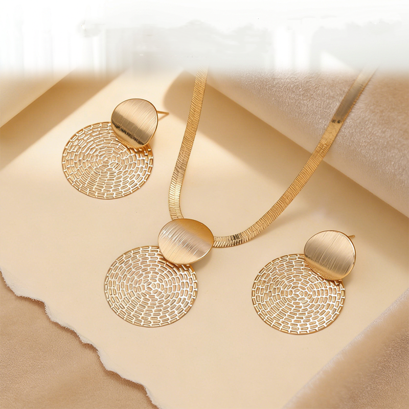 ✨Elegant Geometric Necklace & Earring Set | Premium Gold-Plated Flat Snake Chain Jewellery for Women 🔶