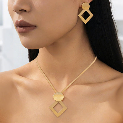 ✨Elegant Geometric Necklace & Earring Set | Premium Gold-Plated Flat Snake Chain Jewellery for Women 🔶