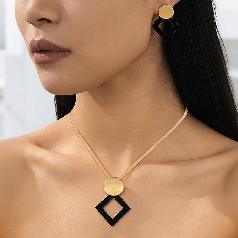 ✨Elegant Geometric Necklace & Earring Set | Premium Gold-Plated Flat Snake Chain Jewellery for Women 🔶
