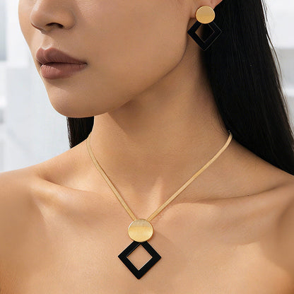 ✨Elegant Geometric Necklace & Earring Set | Premium Gold-Plated Flat Snake Chain Jewellery for Women 🔶