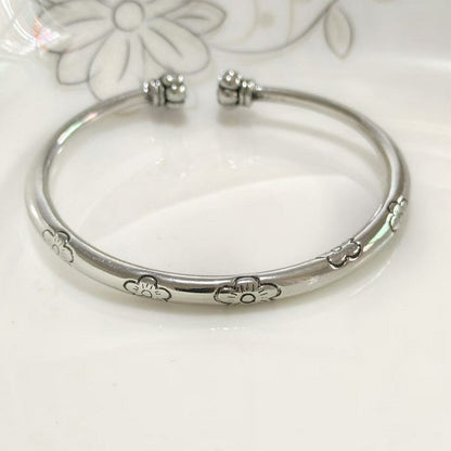 Vintage Floral Silver Bangle