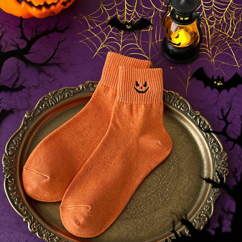 🎉 2026 Sale — Over 34,000 Sold! 🎃 Breathable Halloween Crew Socks – Pumpkin Detail & Unisex Fit 🧦