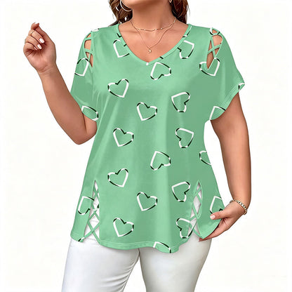 Plus Size Women's Heart Print T-Shirt 💞 A Sweet Heart, a Flattering Fit – Wear the Love, Feel the Comfort ✨